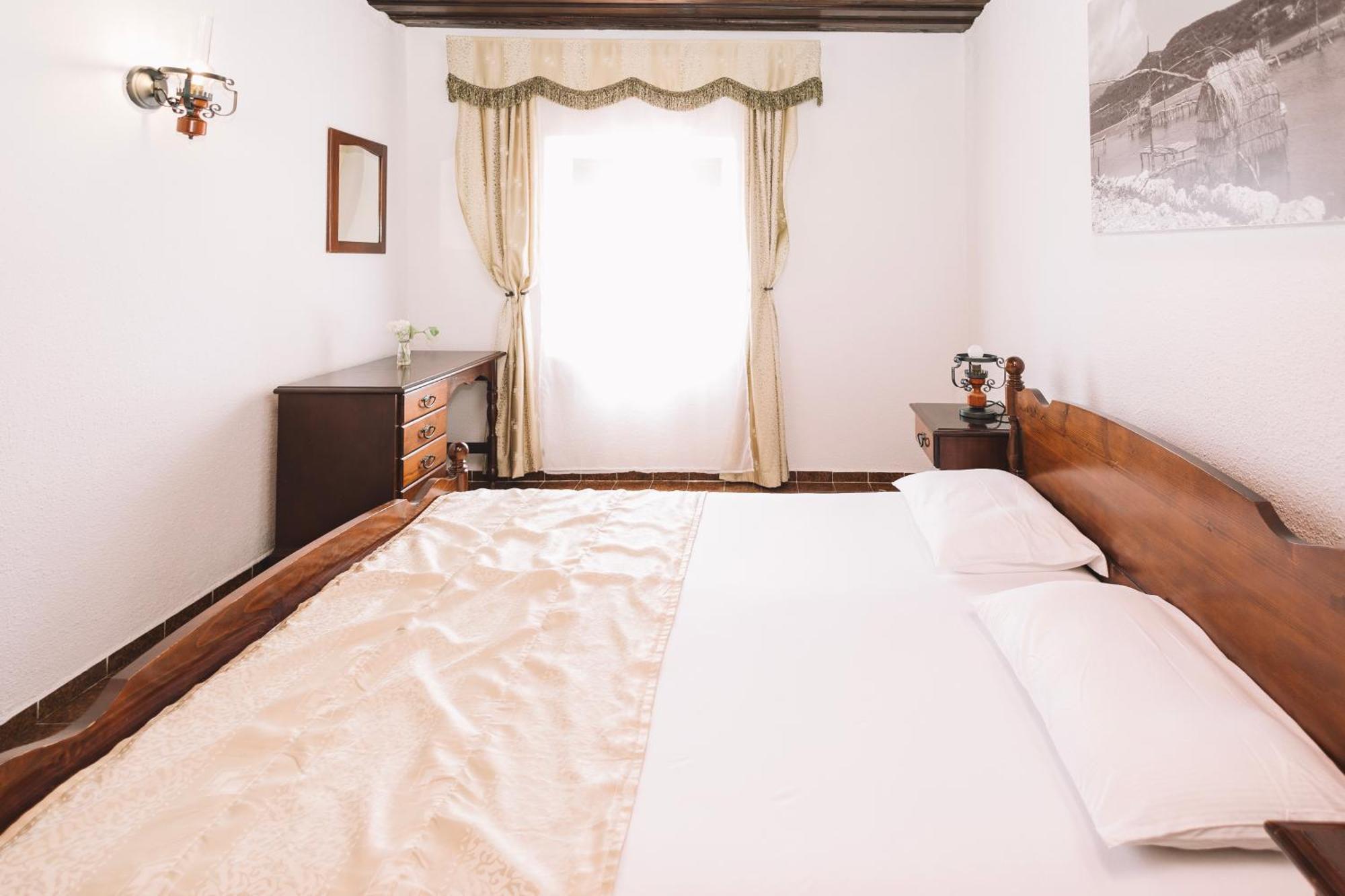 Kulla E Balshajve 3* Ulcinj