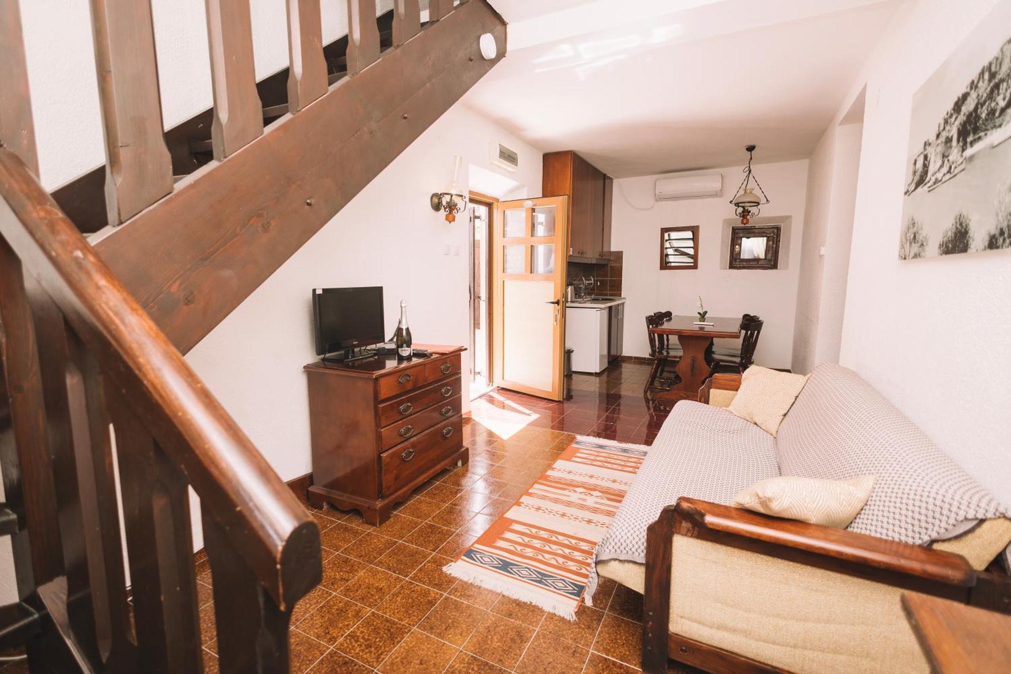 Kulla E Balshajve Hotel