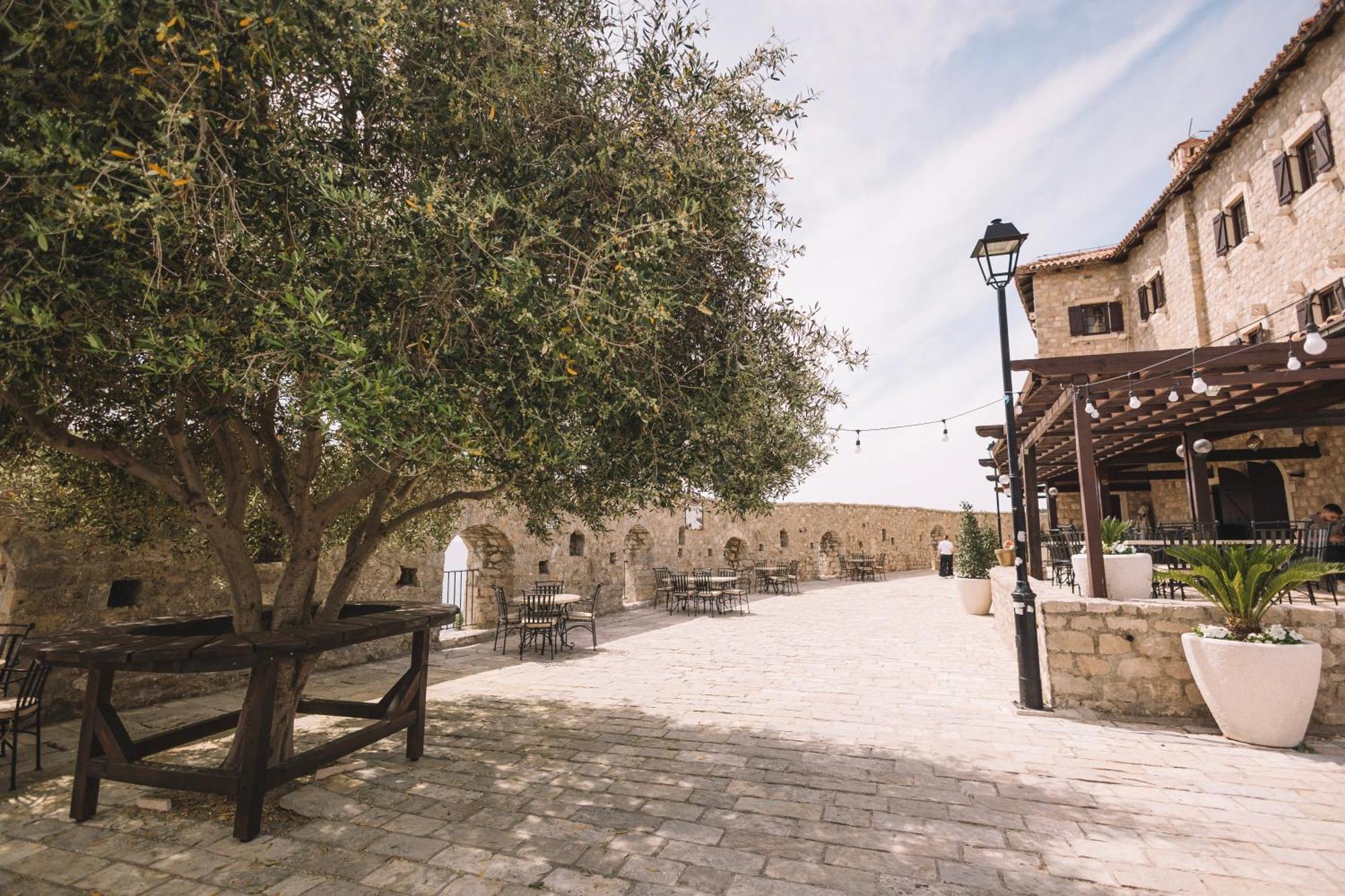 Hotel Kulla E Balshajve
